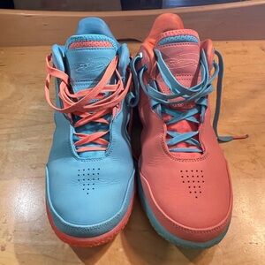 Nike basketball Vibrant Dual-Tone Men's Athletic Shoes